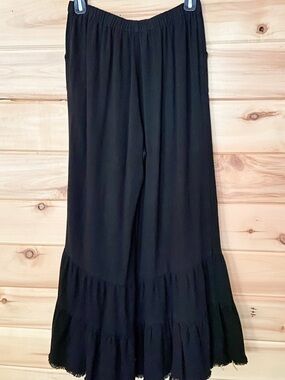 Umgee Raw Hem Bell Bottom Goucho Pants Elastic Waist Black Short Dressy Pants
